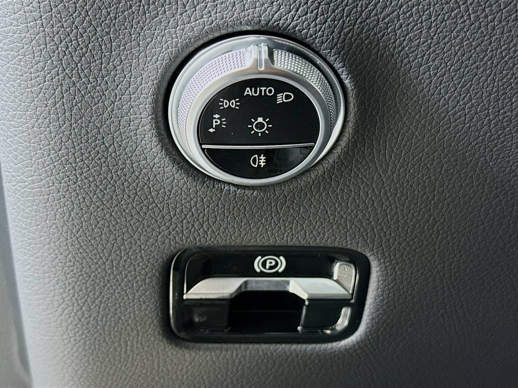 Used 2026 Mercedes-Benz GLC 300 4MATIC image 10