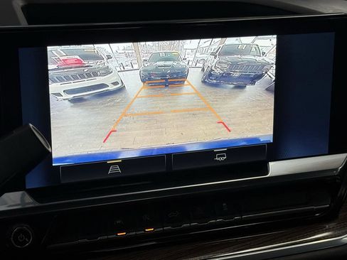 Used 2022 Chevrolet Silverado 1500 LT image 41