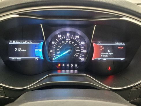 Used 2018 Ford Fusion SE w/ Fusion SE Technology Package FWD image 23