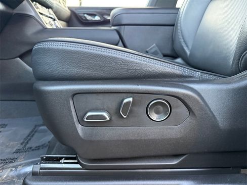 Used 2023 GMC Yukon XL Denali image 10