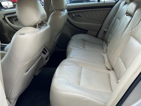 Used 2017 Ford Taurus Limited image 18