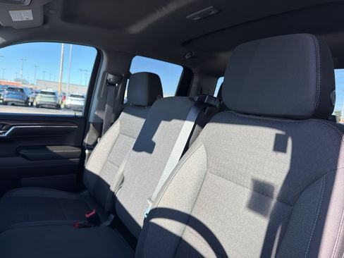 Used 2024 Chevrolet Silverado 1500 LT image 29