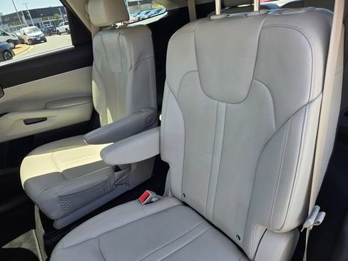 Used 2023 Kia Sorento EX FWD image 10