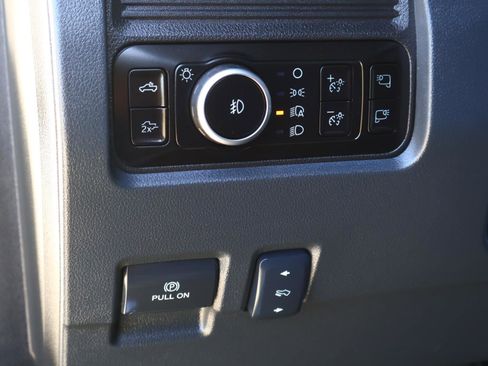 Used 2025 Ford F250 Lariat w/ Chrome Package image 22