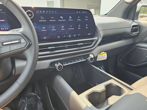 Used 2026 Chevrolet Silverado EV W/T AWD/4WD image 29