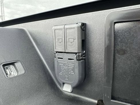 Used 2025 Chevrolet Silverado 1500 High Country w/ High Country Premium Package AWD/4WD image 51