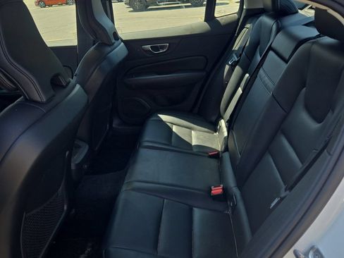 Used 2022 Volvo S60 B5 Momentum AWD/4WD image 4