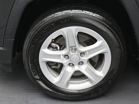 Used 2023 Jeep Compass Sport AWD/4WD image 35