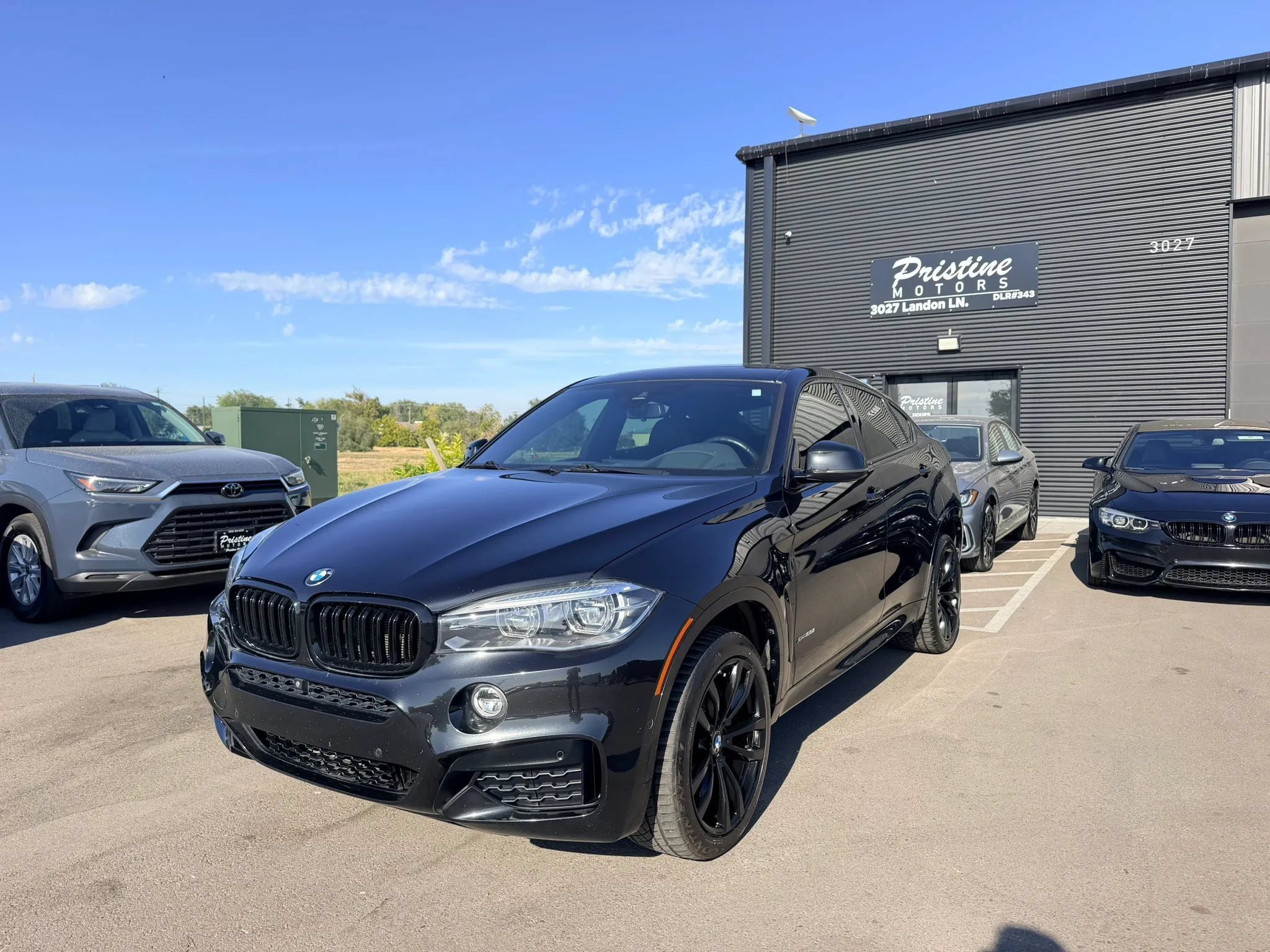 Used 2018 BMW X6 xDrive50i AWD/4WD image 1