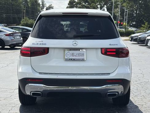 Used 2025 Mercedes-Benz GLB 250 4MATIC image 4