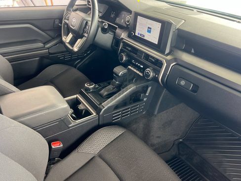 Used 2025 Toyota 4Runner SR5 AWD/4WD image 13