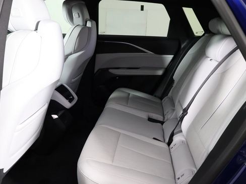 Used 2024 Cadillac Lyriq Sport RWD image 16