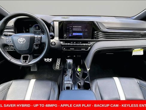 Used 2025 Toyota Camry SE FWD image 7