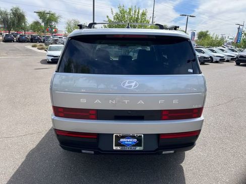 Used 2025 Hyundai Santa Fe SEL FWD image 18