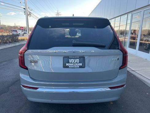 Used 2025 Volvo XC90 B5 Plus image 4