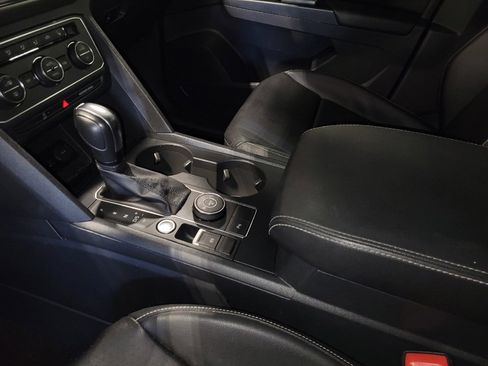 Used 2020 Volkswagen Atlas Cross Sport SE w/ Panoramic Sunroof Package AWD/4WD image 26