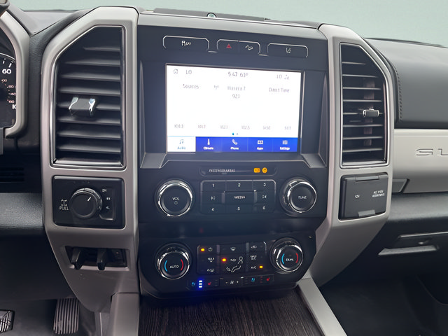Used 2020 Ford F350 Lariat AWD/4WD image 10