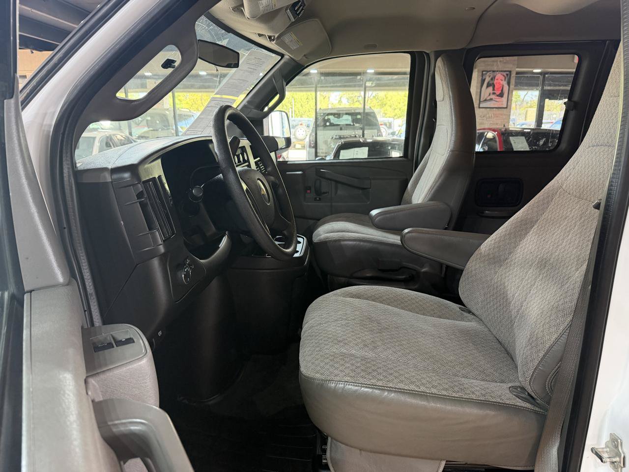 Used 2016 Chevrolet Express 3500 LT w/ LT Preferred Equipment Group RWD image 31