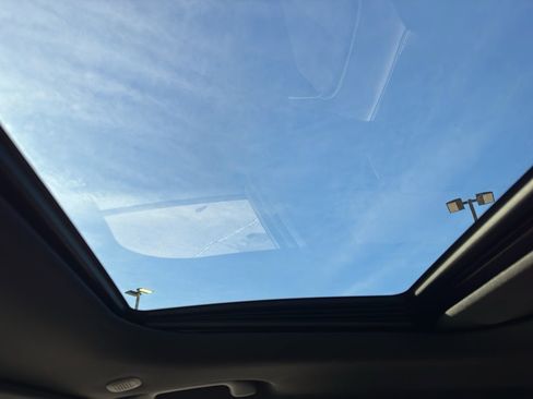 New 2025 Jeep Grand Cherokee Altitude image 10