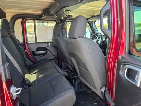 Used 2021 Jeep Gladiator Sport AWD/4WD image 12
