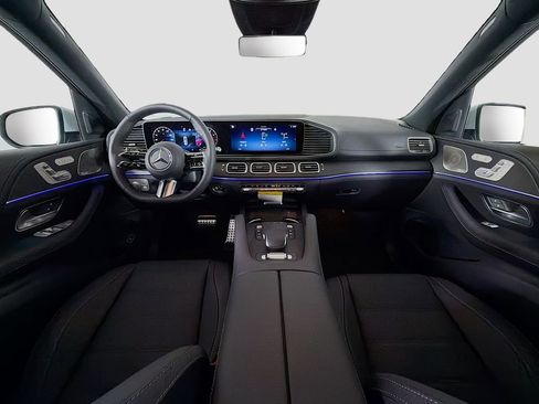 New 2026 Mercedes-Benz GLS 580 4MATIC image 9