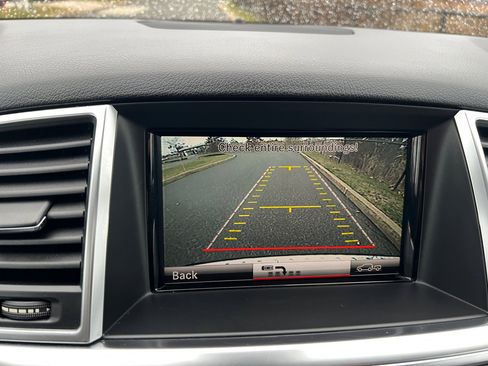 Used 2013 Mercedes-Benz ML 350 BlueTEC 4MATIC image 24