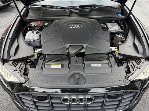 Used 2021 Audi Q8 Premium Plus w/ Premium Plus Package AWD/4WD image 9