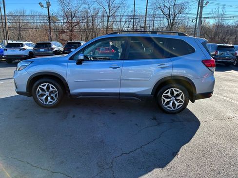 Used 2021 Subaru Forester Premium image 4