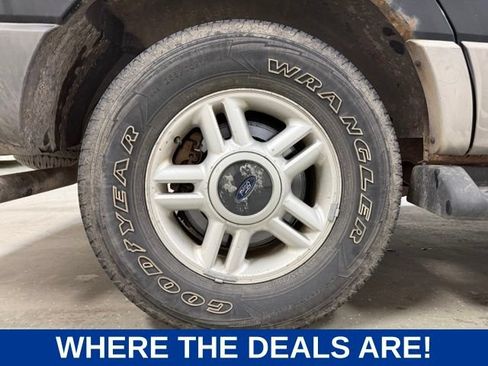 Used 2003 Ford Expedition XLT AWD/4WD image 24