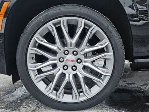 New 2026 GMC Yukon Denali w/ Denali Reserve Package image 17