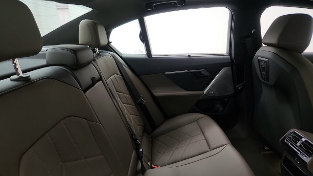 Used 2026 BMW i5 eDrive40 RWD image 40