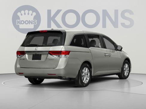Used 2016 Honda Odyssey SE image 2