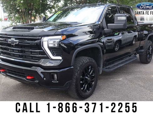 Used 2025 Chevrolet Silverado 2500 LTZ w/ LTZ Plus Package AWD/4WD image 2