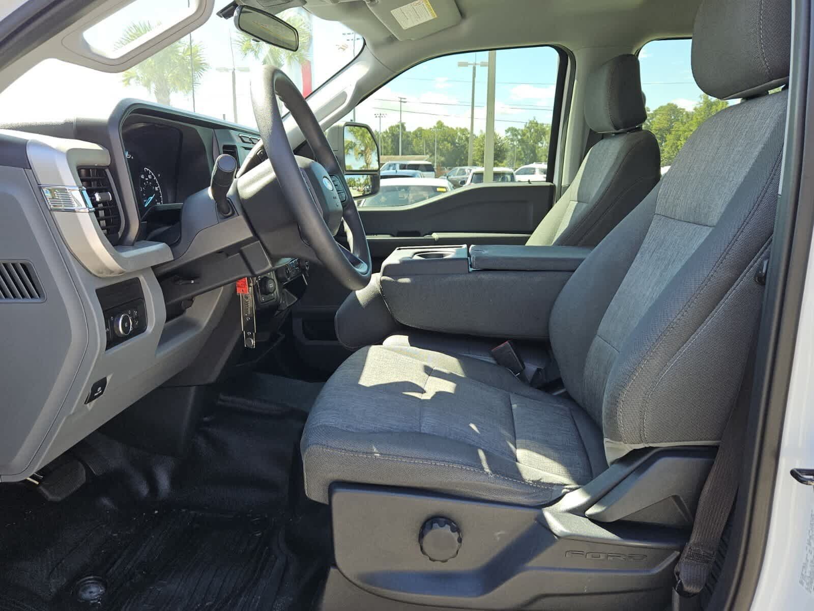Used 2024 Ford F250 XL w/ 360-Degree Camera Package AWD/4WD image 3