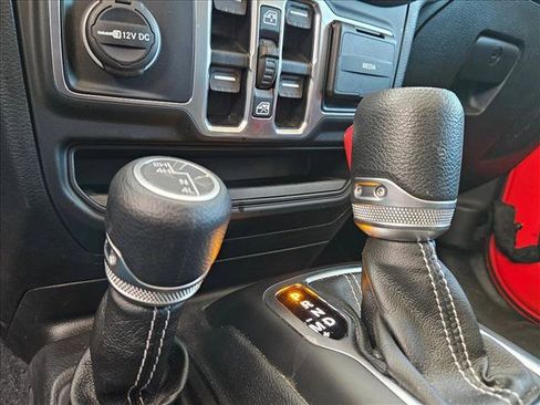 Used 2020 Jeep Gladiator Overland image 14