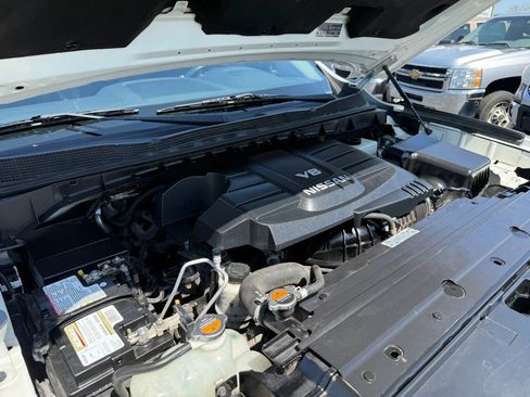 Used 2018 Nissan Titan SV w/ SV Convenience Package image 35