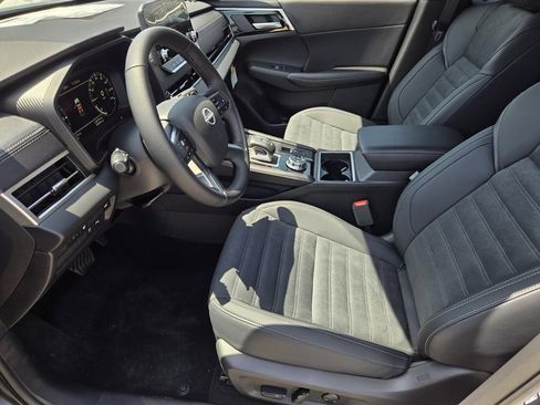 New 2026 Nissan Rogue SL AWD/4WD image 19