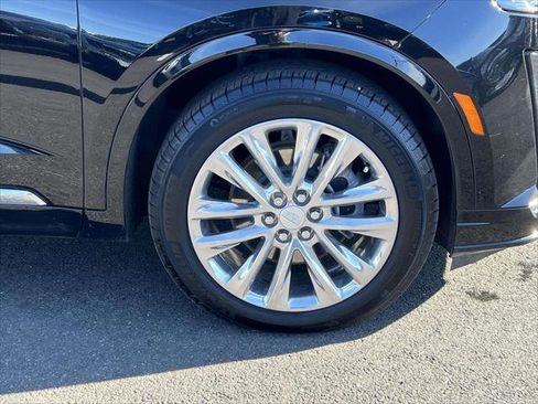 Used 2024 Cadillac XT6 Premium Luxury image 9