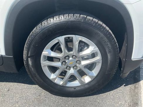 Used 2021 Chevrolet Traverse LT AWD/4WD image 18