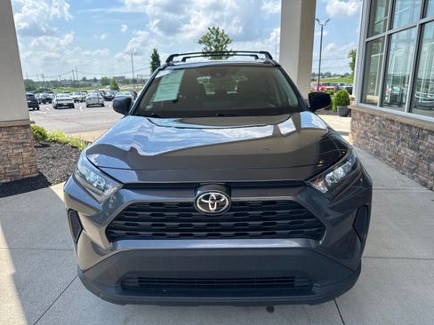 Used 2021 Toyota RAV4 LE AWD/4WD image 3
