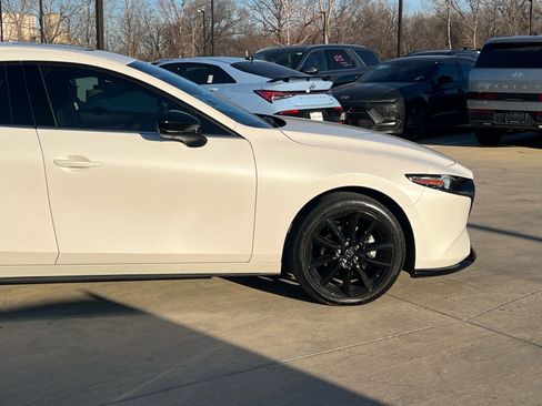 Used 2024 MAZDA MAZDA3 Hatchback w/Premium Plus Pkg image 7