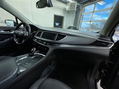 Used 2019 Buick Enclave Essence image 27