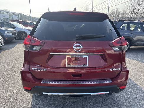 Used 2020 Nissan Rogue SV image 4