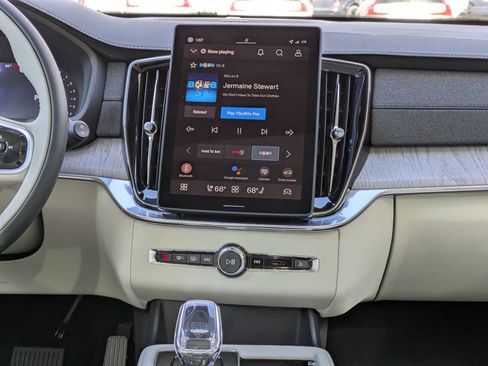 New 2026 Volvo XC90 B6 Ultra w/ Protection Package image 11