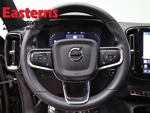 Used 2024 Volvo XC40 B5 Core AWD/4WD image 10