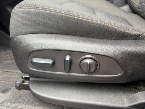 Used 2018 Chevrolet Equinox LT FWD image 6
