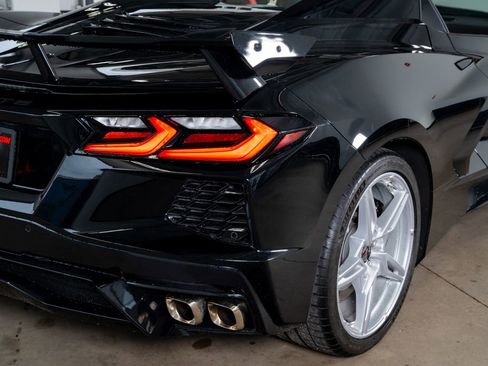 Used 2023 Chevrolet Corvette Stingray Premium Conv w/ Z51 Performance Package RWD image 13