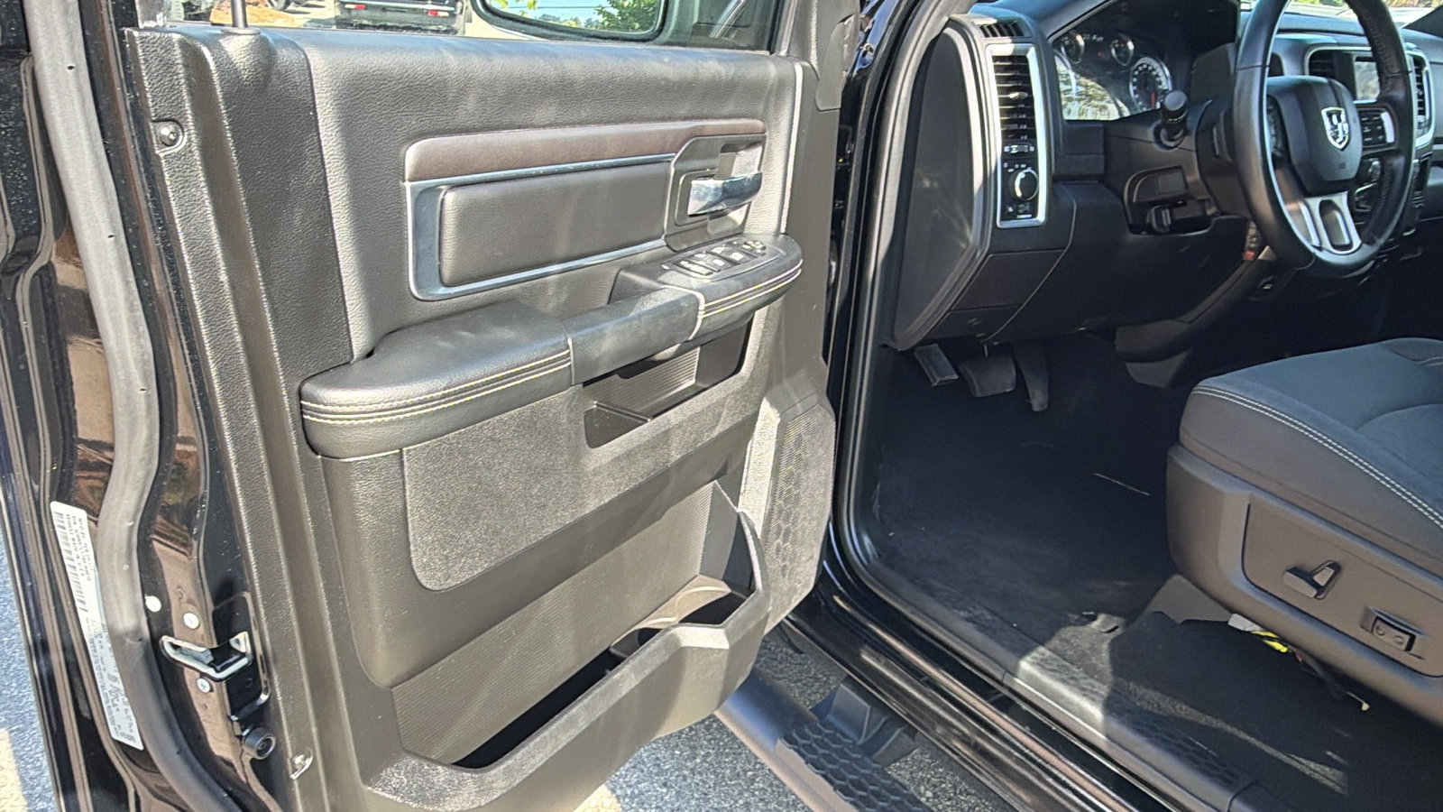 Used 2024 RAM 1500 Warlock w/ Electronics Group AWD/4WD image 14