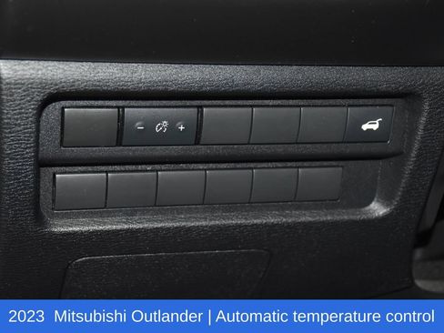 Used 2023 Mitsubishi Outlander SE AWD/4WD image 8