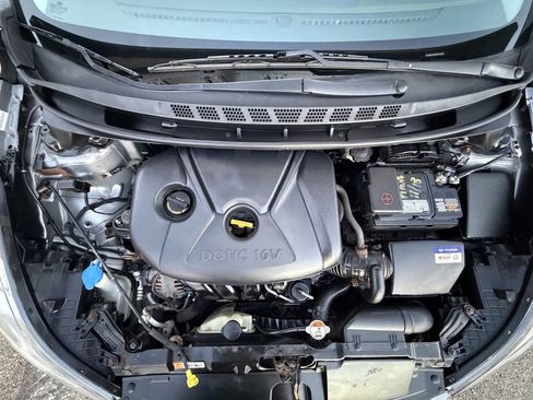 Used 2013 Hyundai Elantra GLS w/ Preferred Pkg image 19